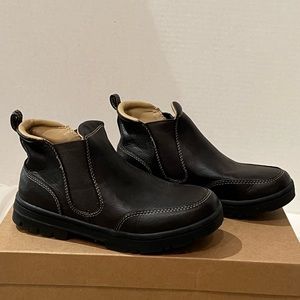 GAP boy’s brown shoe boots. SZ 2. So cute w/ jeans & a nice shirt for holidays.